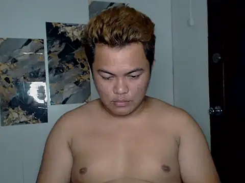 Snapshot of Gayasianzowe chatting on 09/24/25, 07:12 Gayasianzowe online show from 09/24/25, 07:12