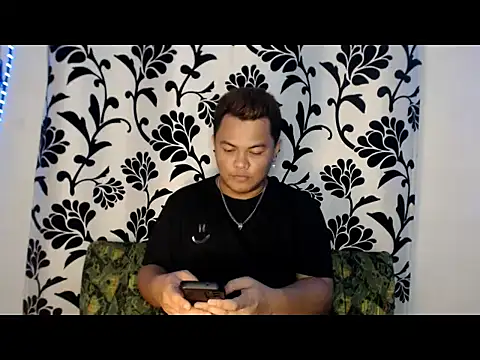 Snapshot of Gayasianzowe chatting on 10/01/25, 02:34 Gayasianzowe online show from 10/01/25, 02:34