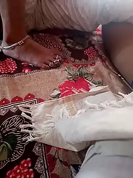 Snapshot of Romantic_couple89 chatting on 10/03/25, 07:38 Romantic couple89 online show from 10/03/25, 07:38