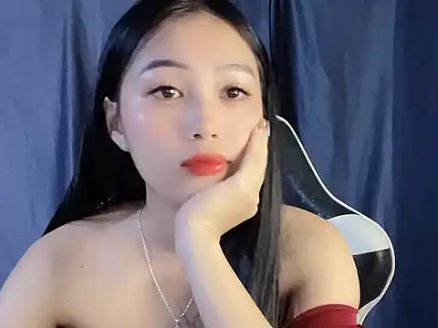 Snapshot of Lyly4757 chatting on 09/18/25, 10:01 Lyly4757 online show from 09/18/25, 10:01