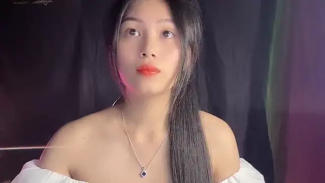 Snapshot of Lyly4757 chatting on 10/08/25, 02:14 Lyly4757 online show from 10/08/25, 02:14