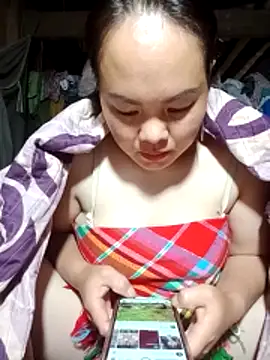 emilyzz online show from 04/18/26, 05:44