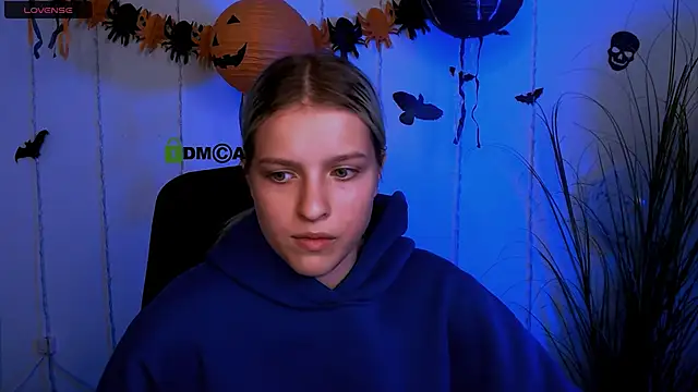 kaela spell  online show from 10/30/25, 07:47