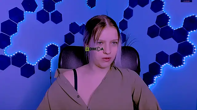 kaela spell  online show from 03/25/26, 09:59