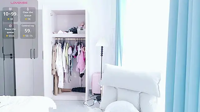 schoolgirl-nurse online show from 11/14/25, 07:51