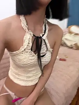 qiqi x online show from 03/12/26, 02:34