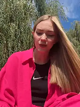 MilaMoone online show from 09/18/25, 07:32