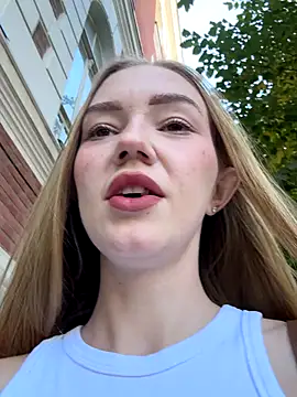 MilaMoone online show from 09/23/25, 10:29