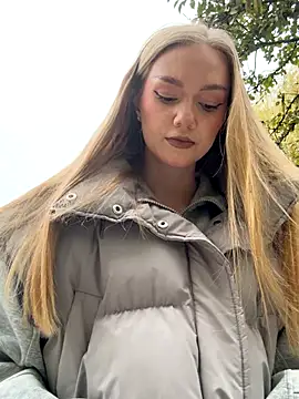 MilaMoone online show from 11/10/25, 12:37