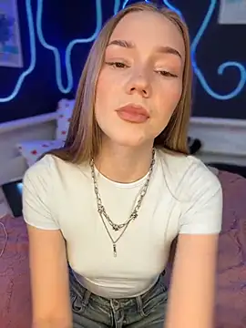 MilaMoone online show from 04/20/26, 11:13