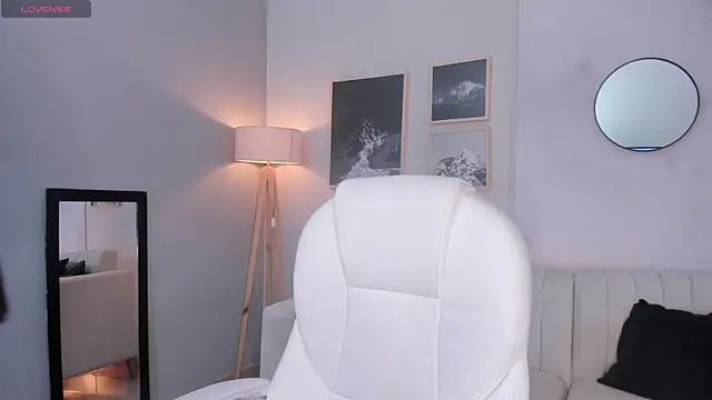 Tiffany Low online show from 12/14/25, 01:27