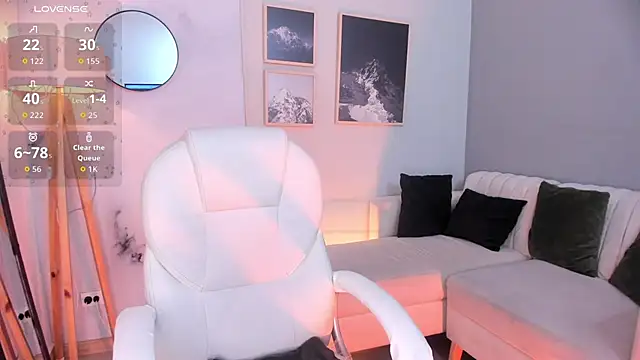 Tiffany Low online show from 03/09/26, 02:43