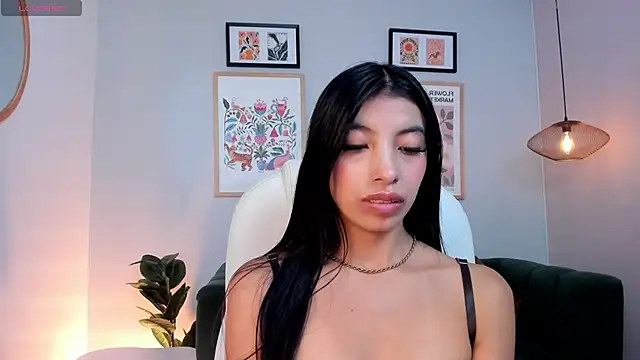 Tiffany Low online show from 04/01/26, 02:25