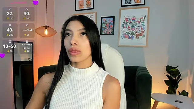 Tiffany Low online show from 04/22/26, 04:30