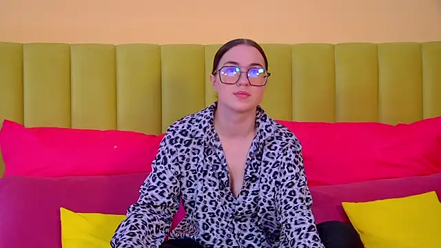 AnneAvery online show from 10/19/25, 06:47