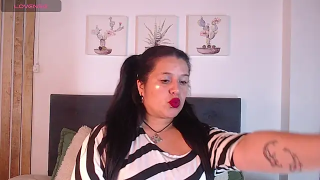 Andrea secret  online show from 10/12/25, 02:38