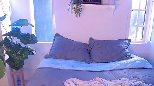 Andrea secret  online show from 04/15/26, 07:58