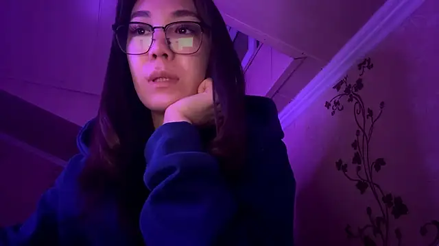 Snapshot of marry_dreams chatting on 10/17/25, 01:57 marry dreams online show from 10/17/25, 01:57