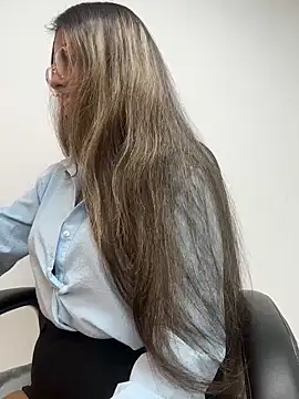 EMILIIA RICHTER   online show from 04/15/26, 07:43