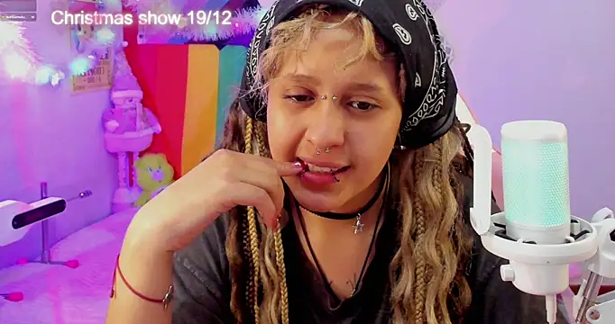 NekoWaifu online show from 12/18/25, 02:01