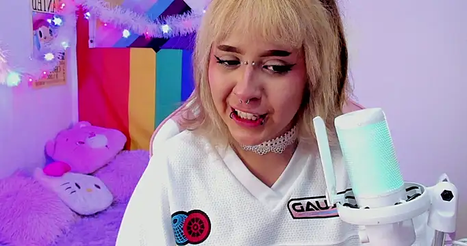 NekoWaifu online show from 01/06/26, 02:54