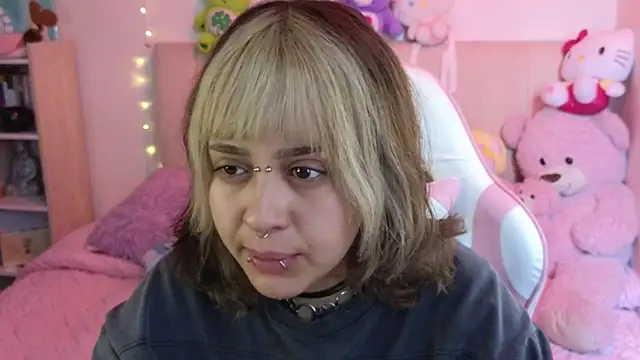 NekoWaifu online show from 04/01/26, 02:36