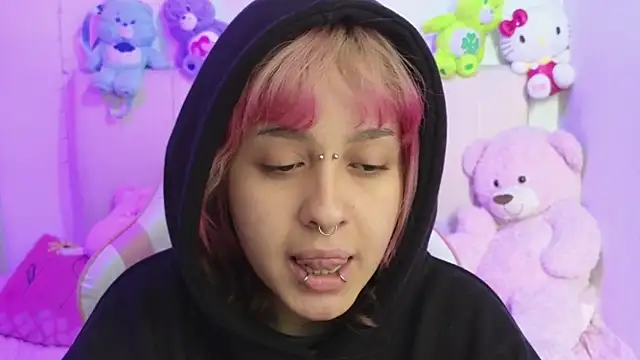 NekoWaifu online show from 04/21/26, 02:12