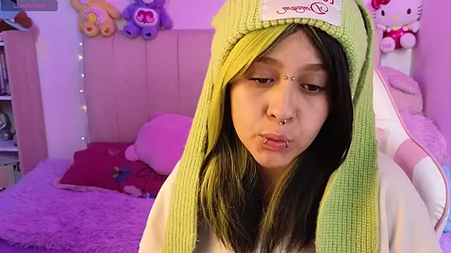 Snapshot of NekoWaifu chatting on 05/26/26, 03:19 NekoWaifu online show from 05/26/26, 03:19
