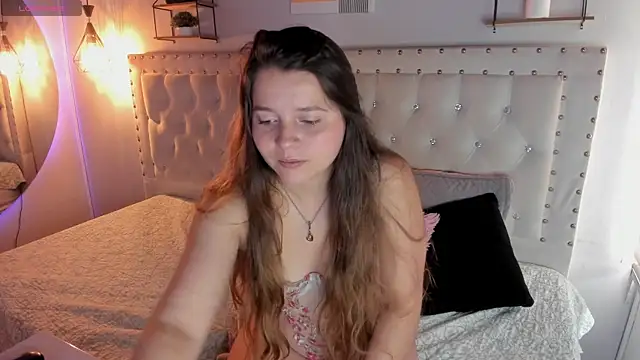 sophiee09  online show from 12/02/25, 01:28