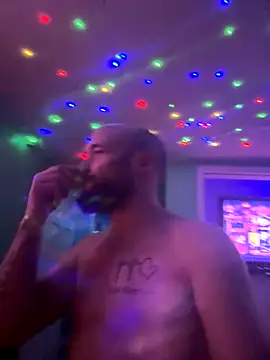 Snapshot of versatilevortex chatting on 10/30/25, 02:57 versatilevortex online show from 10/30/25, 02:57