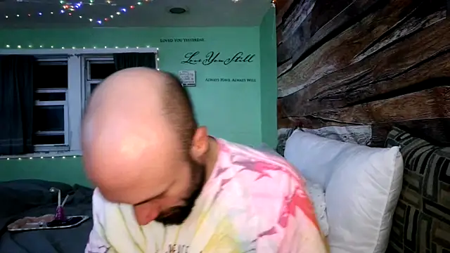 Snapshot of versatilevortex chatting on 10/31/25, 02:45 versatilevortex online show from 10/31/25, 02:45