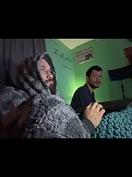 Snapshot of versatilevortex chatting on 11/21/25, 04:00 versatilevortex online show from 11/21/25, 04:00