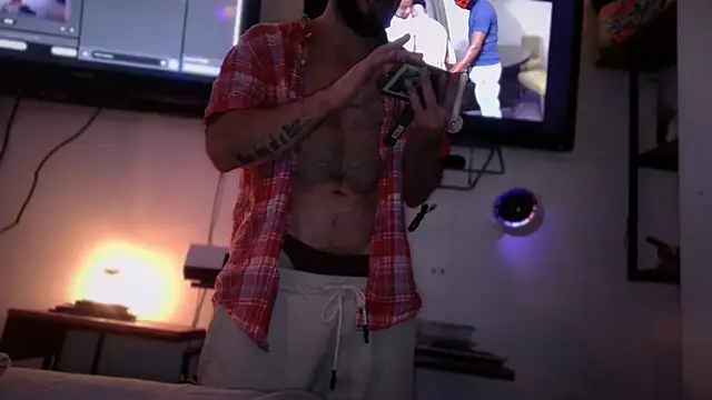 Snapshot of versatilevortex chatting on 11/28/25, 05:21 versatilevortex online show from 11/28/25, 05:21