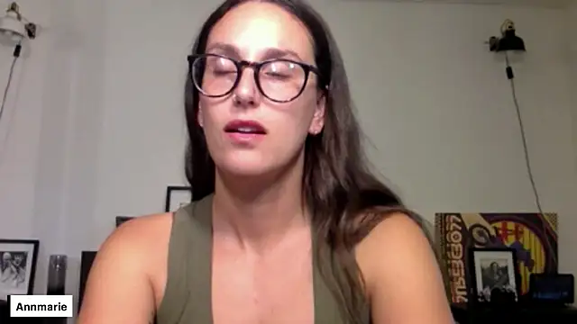 Snapshot of annmarieferrara chatting on 10/11/25, 08:40 annmarieferrara online show from 10/11/25, 08:40