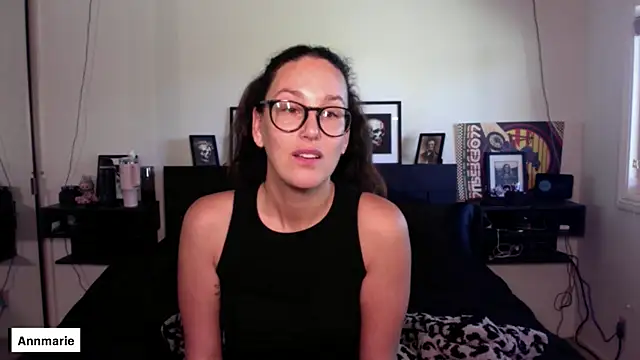 Snapshot of annmarieferrara chatting on 10/17/25, 04:09 annmarieferrara online show from 10/17/25, 04:09