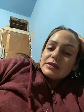 priscila luv online show from 09/28/25, 04:40