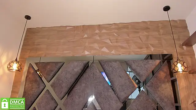 Scarlet  Jones  online show from 11/24/25, 10:20