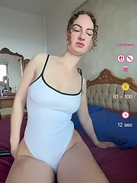 Snapshot of CurlyChloe chatting on 05/24/26, 05:12 CurlyChloe online show from 05/24/26, 05:12