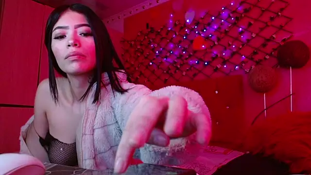 Zoe kler online show from 11/04/25, 07:46