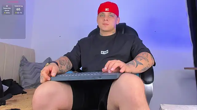 denis munera online show from 10/28/25, 09:46