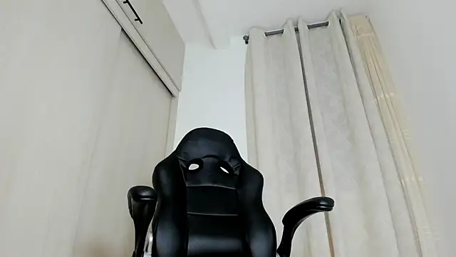 Biscuit oliva online show from 04/15/26, 01:01