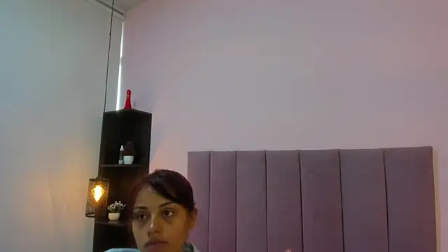 HoollyHendrix online show from 10/23/25, 08:51