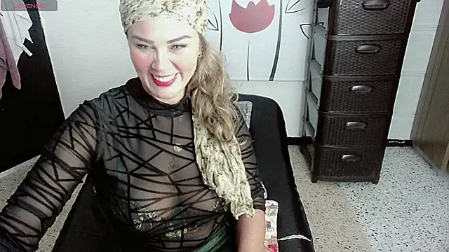 SaraAvalon online show from 10/28/25, 03:25