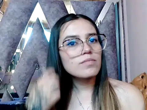 CRISTALHERRANZ online show from 10/01/25, 09:21