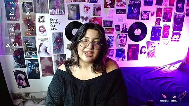 Roxy f w online show from 04/21/26, 04:34