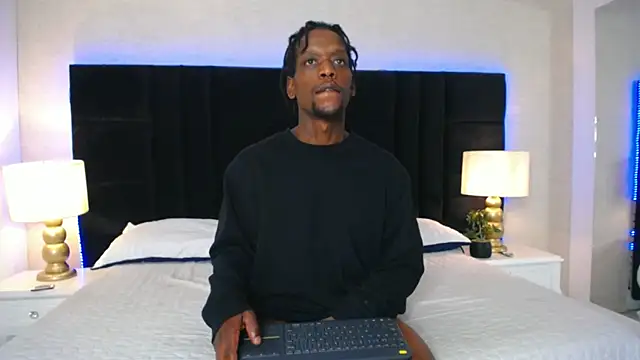 SkylerBigxxx online show from 06/18/26, 09:14