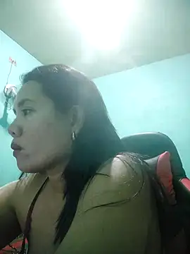 Snapshot of Alyxa_Star chatting on 11/04/25, 01:43 Alyxa Star online show from 11/04/25, 01:43