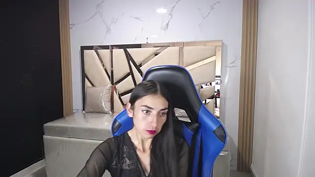 Maily a  online show from 11/07/25, 08:20