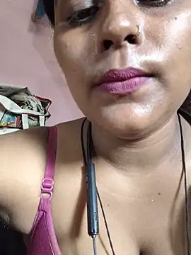 Jasmine Januja online show from 05/20/26, 02:51