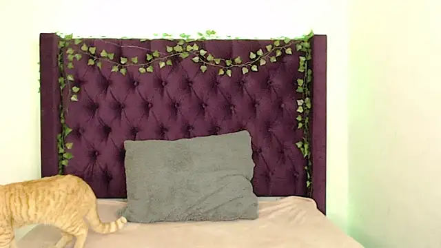 KaMila M00N online show from 04/27/26, 02:15